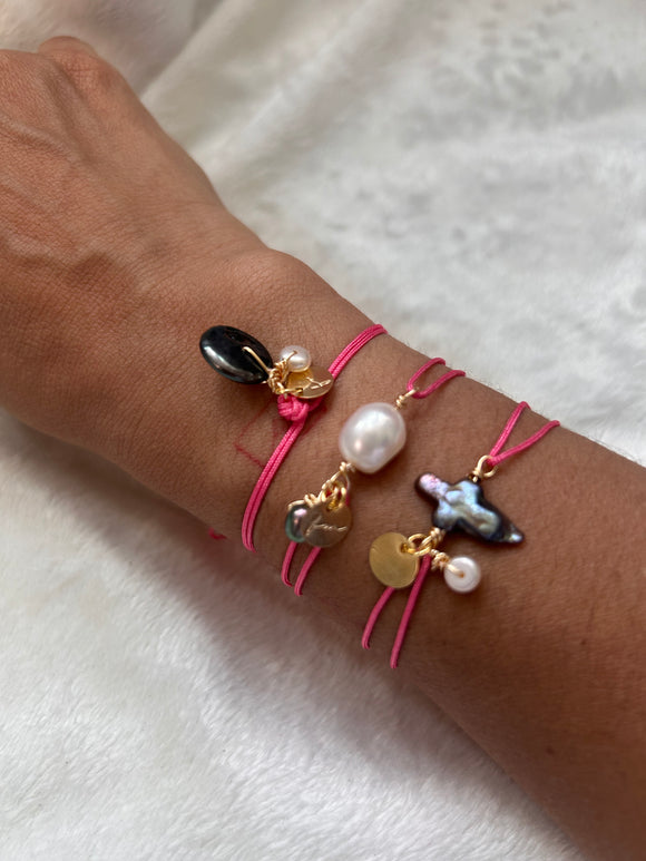 Pearly pinky bracelet