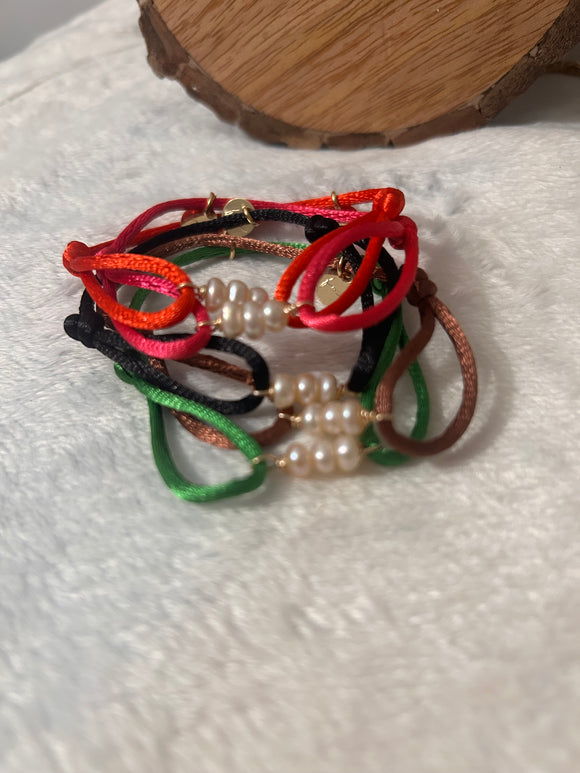 Everyday pearly bracelets