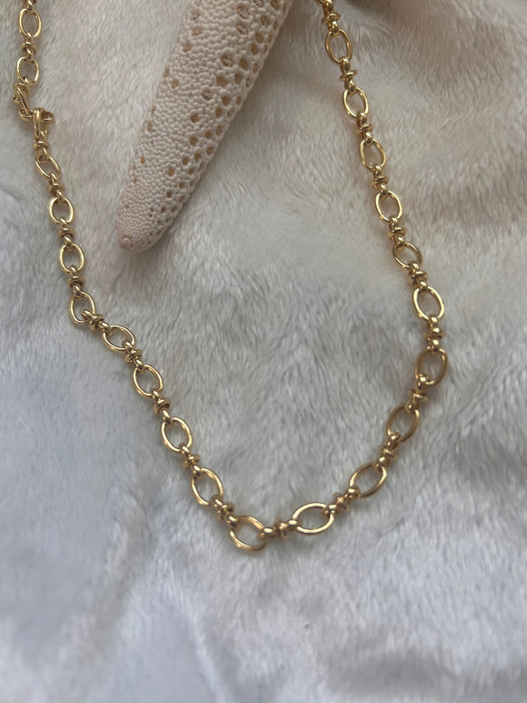 Medium shiny chain