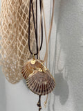 Wraparound pearly shell