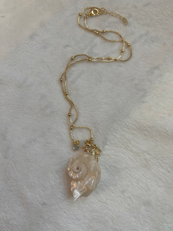 Shell necklace