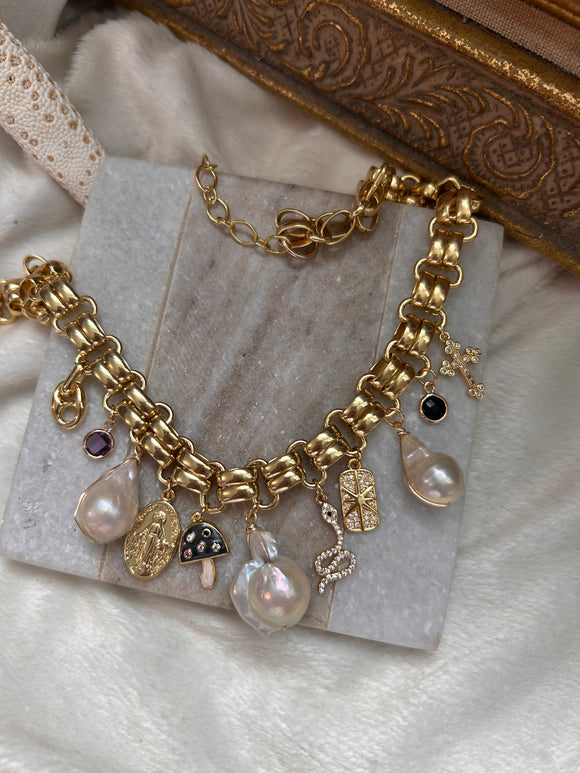 Pre orden Baroque charm necklace