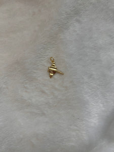 Tiny manta charm