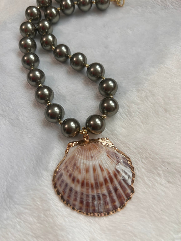 Chunky Shell OofK necklace