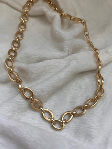 Oval link chain