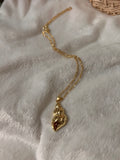 The shell necklace