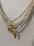 Tiny pearls choker