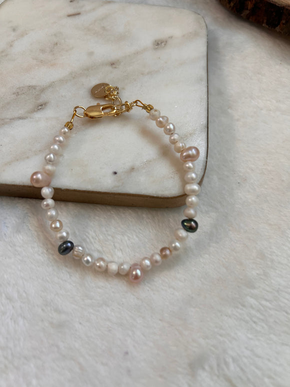 OofK tiny pearls bracelet