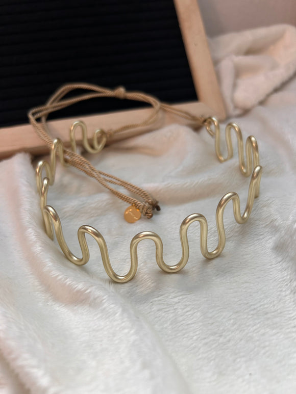 Pre orden-Olas cuff choker