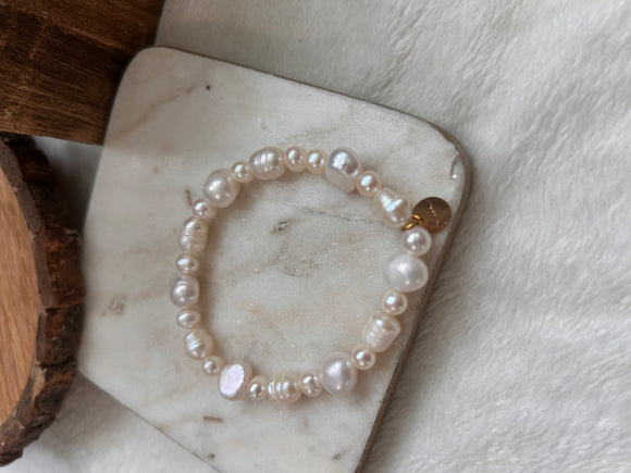 Freshwater pearls bracelet