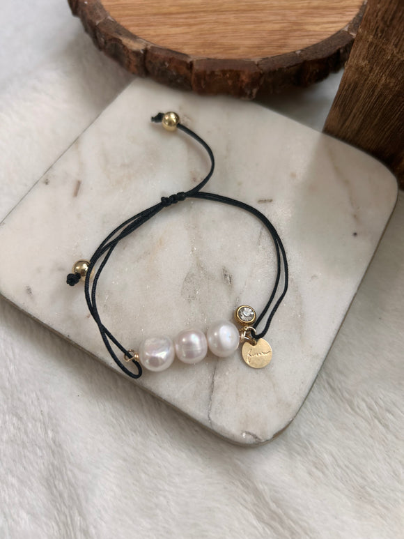 Freshwater adjustable bracelet