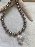 Crystal pearls necklace