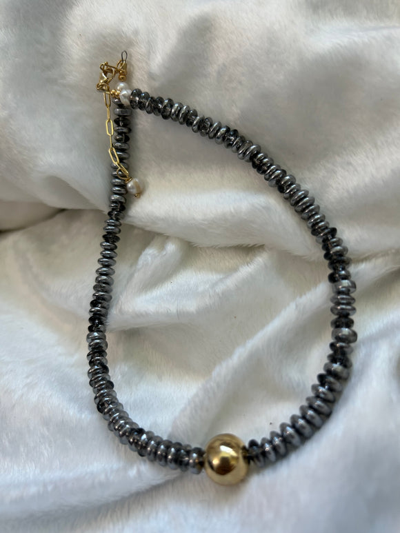 Cracked quartz necklace