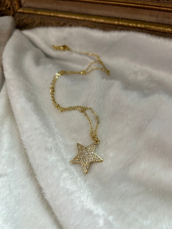 Star details necklace